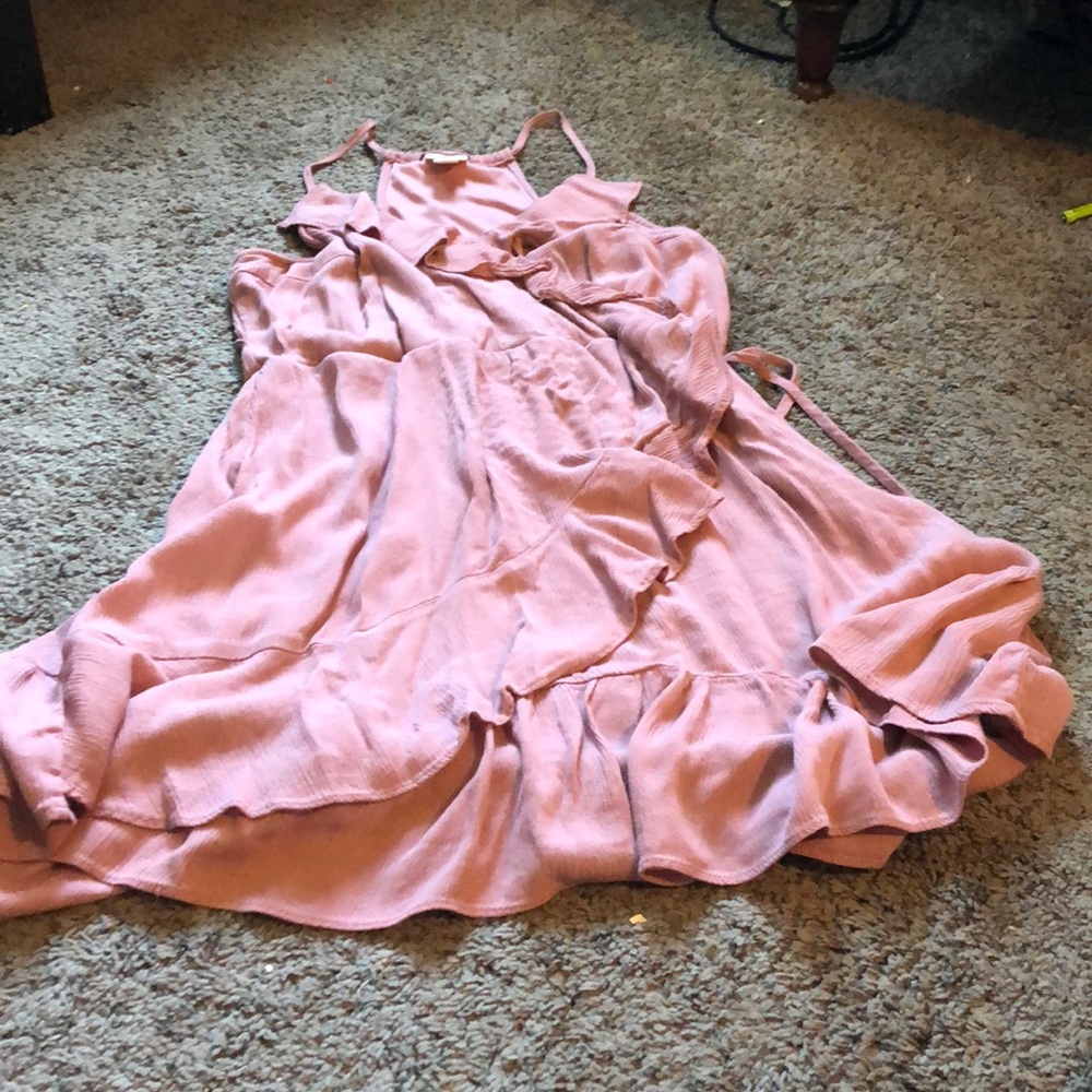 Selling Flowy pink dress!